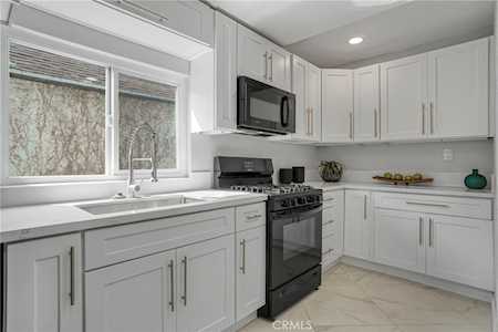 1109 N Chester Ave Inglewood,  CA 90302