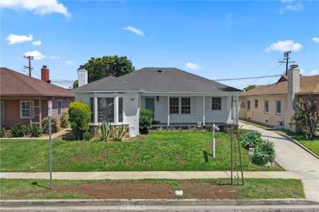 10220 S 1st Ave Inglewood,  CA 90303