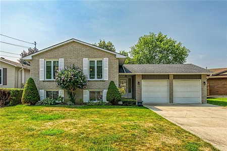 111 Kinross Street Caledonia, ON N3W 1J9