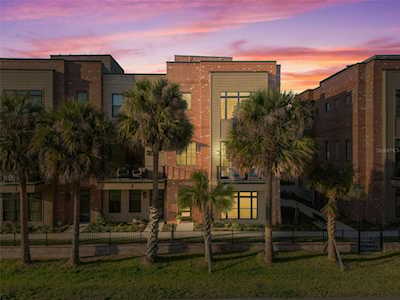 60 N Park Ave Winter Garden,  FL 34787