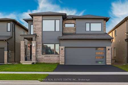 12 Swan Ave Pelham, ON L0S 1E6