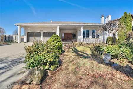 7105 York Drive Niagara Falls, ON L2E 7A1