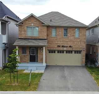 7738 Butternut Boulevard Niagara Falls, ON L2H 0N7