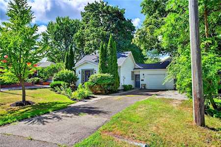 124 Mary Street Niagara-On-The-Lake, ON L0S 1J0