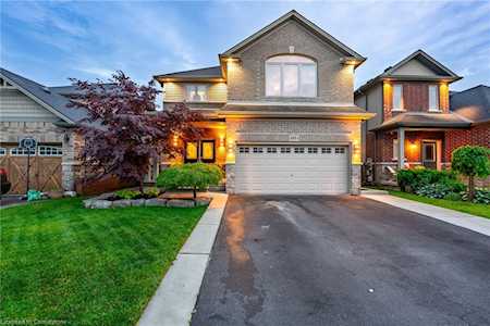 4884 Allan Court Beamsville, ON L3J 1M3