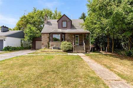 149 First Avenue Welland, ON L3C 1Y3