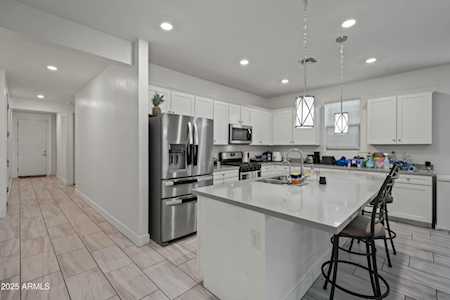 11670 W PARKWAY LN Avondale AZ 85323 Property