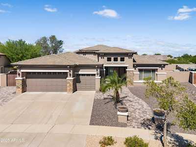 8424 W GARDENIA AVE Glendale AZ 85305 Property