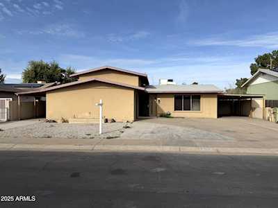 4640 W CAVALIER DR Glendale AZ 85301 Property