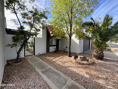 5145 W SANNA ST Glendale AZ 85302 Property