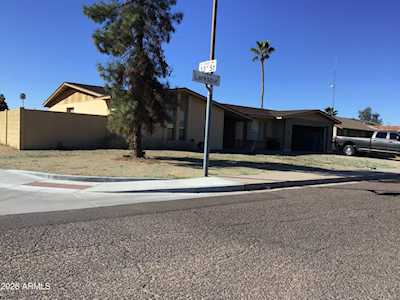 3235 E LARKSPUR DR Phoenix AZ 85032 Property