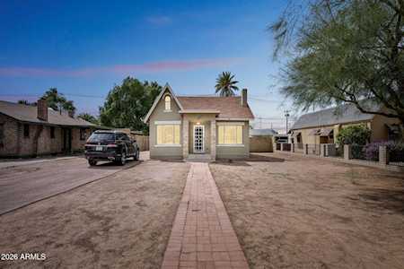 1627 E EARLL DR Phoenix AZ 85016 Property