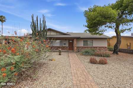 Property at 2302 E WALTANN LN Phoenix AZ 85022