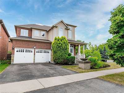 4 Panorama Way Stoney Creek, ON L8E 6C6