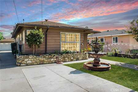 3724 W 105th St Inglewood,  CA 90303