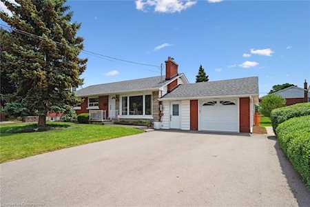 13 Meadowvale Avenue Stoney Creek, ON L8G 2L7