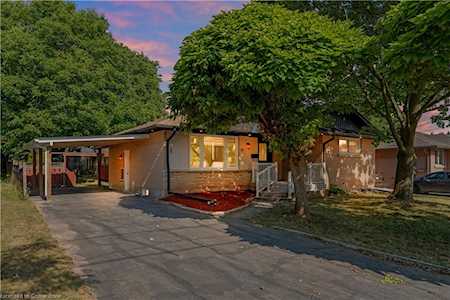 19 Old Orchard Avenue Grimsby, ON L3M 3H9