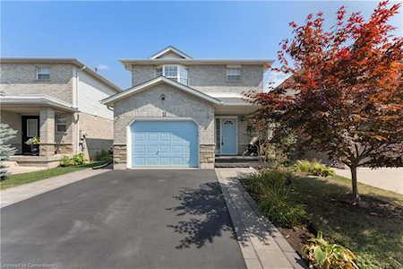 11 Willowridge Way Stoney Creek, ON L8J 3Y8
