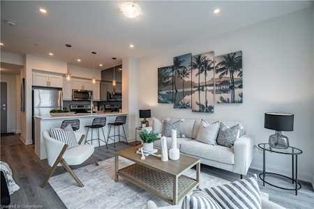 16 Concord Place #426 Grimsby, ON L3M 0J1