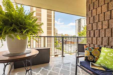 165 Bold Street #603 Hamilton, ON L8P 1V4