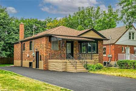 174 East 34th Street Hamilton, ON L8V 3W6