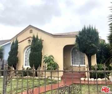 400 E 107th St Los Angeles,  CA 90003