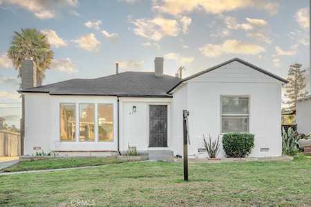 9821 S 8th Ave Inglewood,  CA 90305