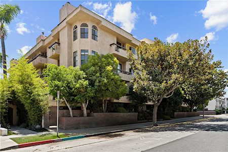 8642 Gregory Way #204 Los Angeles,  CA 90035