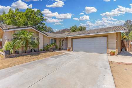 12011 Quantico Dr Riverside,  CA 92505