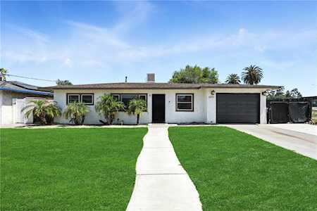 16874 Athol St Fontana,  CA 92335