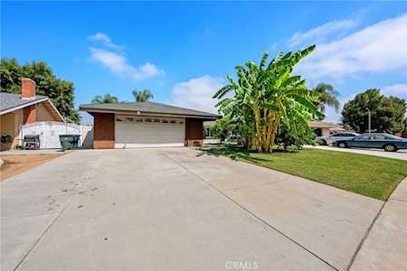 6951 New York Dr Riverside,  CA 92506