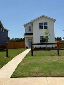 SULLO 上下160 78602 Real Estate - 78602 Homes For Sale | Zillow