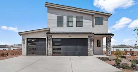 1033 E Coyote Crest DR Washington, UT 84780