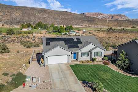 715 S Peachtree DR Toquerville, UT 84774