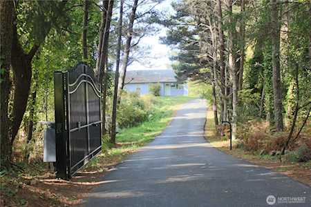 Seaview Waterfront Homes (Local Waterfront Specialists)