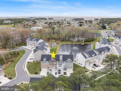 12434 Sea Oaks Ln #2 Berlin, MD 21811