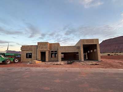 582 W W 80 S Ivins, UT 84738