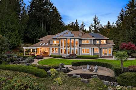 Crescent Valley Waterfront Homes in Gig Harbor, WA (Local