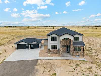 995 Pinehurst Ct Bennett, CO 80102