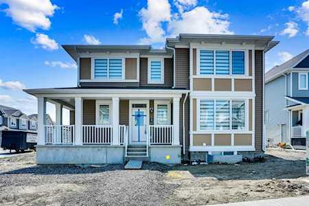 131 Cityside View NE Calgary, AB T3N 2N4