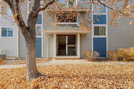 1301 S Cathay Ct #202 Aurora, CO 80017