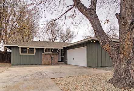 613 Zion Drive Colorado Springs, CO 80910