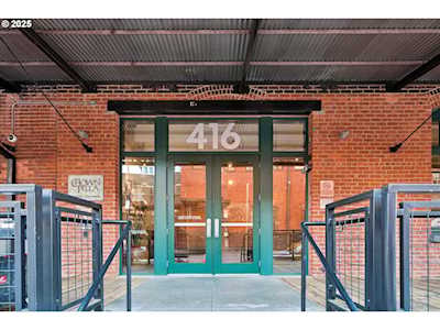 Chown Pella loft in Portland, OR