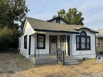 Real Estate in 78202