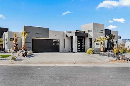 1560 W Torrey Pines Rd Hurricane, UT 84737