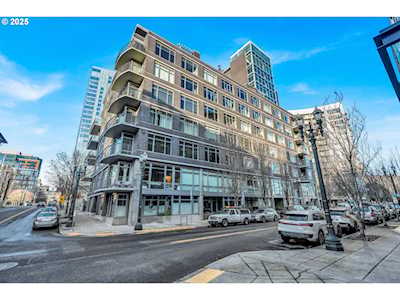 Pinnacle condo in Portland, OR