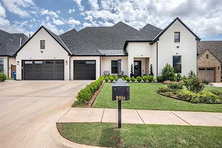 2916 Wood Thrush Way Edmond, OK 73012