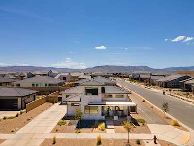 755 W Juniper Hill DR St George, UT 84790