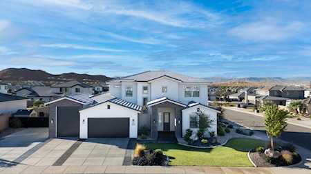 2726 E Ashwood LN St George, UT 84790