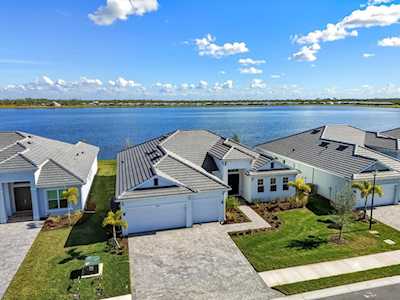 2186 Oyster Creek Dr
              Englewood,  FL 34224 photo 5